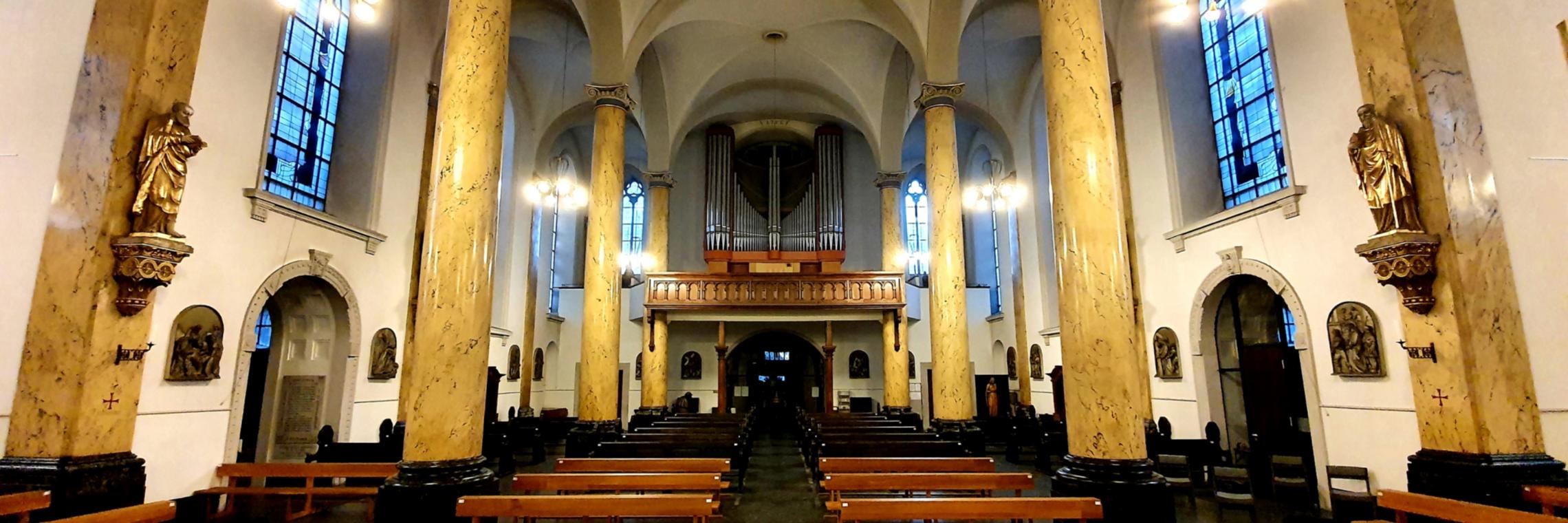Hl. Messe: sonntags um 10.00, 11.30 und 18.00, werktags um 10.00 in der Stadtpfarrkirche St. Dionysius Hl. Messe: sonntags um 10.00, 11.30 und 18.00, werktags um 10.00 in der Stadtpfarrkirche St. Dionysius