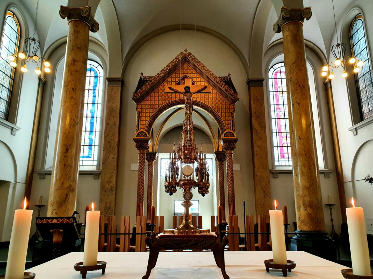 Dionysiuskirche mit Montranz (c) davidgrüntjens