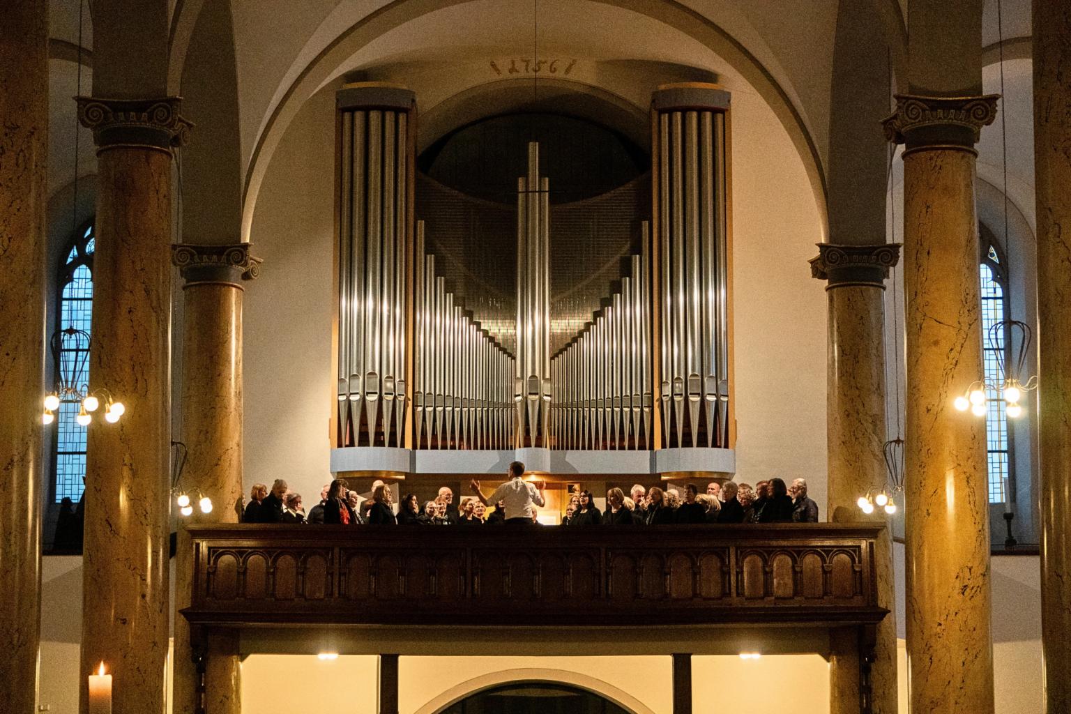 Chöre auf der Orgelempore, Fauré-Requiem 2024 (c) NP