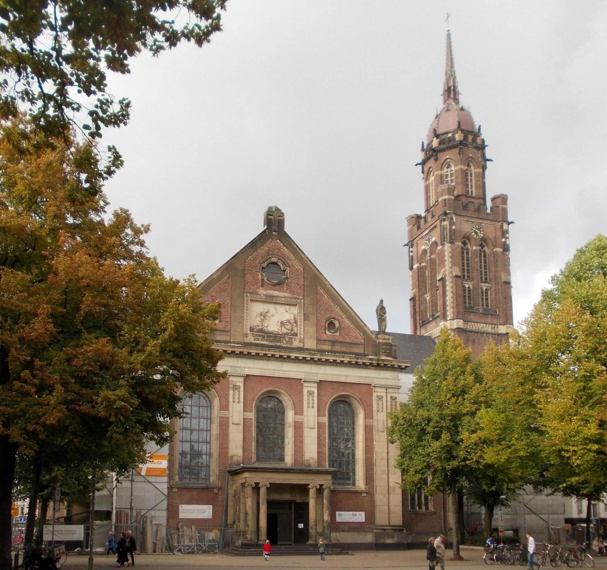 St. Dionysius Krefeld Südseite